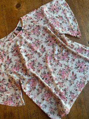 bobeau Pink Floral Round-Neck Short-Sleeve Blouse
